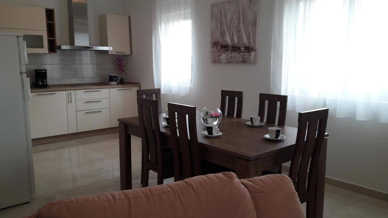 Holiday Home Luka Zadar Exterior photo